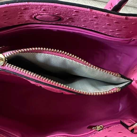 Multiple color bag charm Bag not included. - Picture 8 of 15